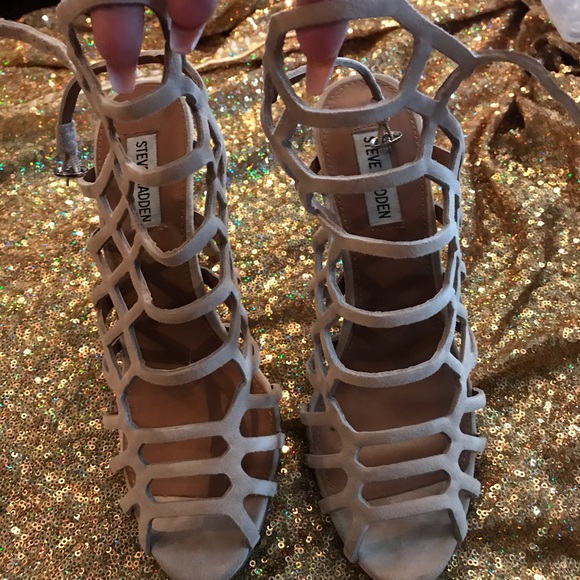 Steve Madden - Picture 4 of 6